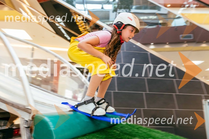 Smučarski skoki na MINI PLANICI v Citycentru Celje