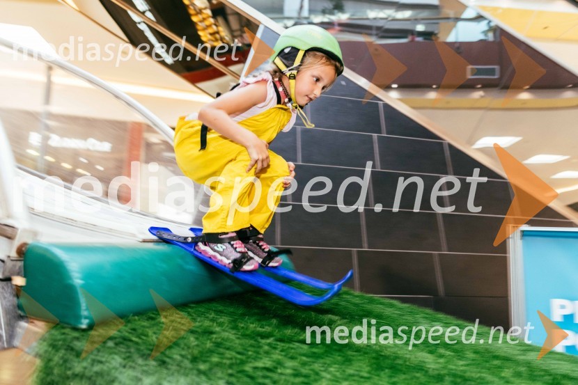 Smučarski skoki na MINI PLANICI v Citycentru Celje