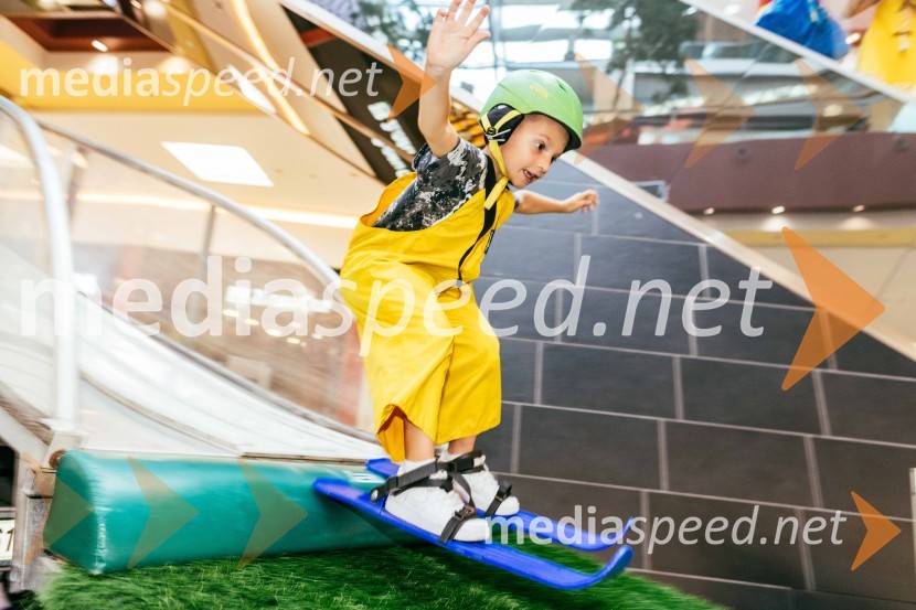 Smučarski skoki na MINI PLANICI v Citycentru Celje