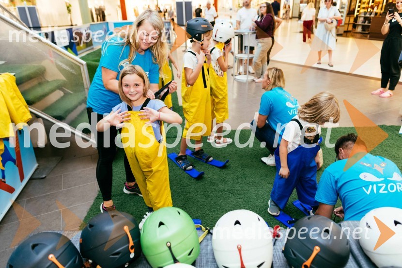 Smučarski skoki na MINI PLANICI v Citycentru Celje