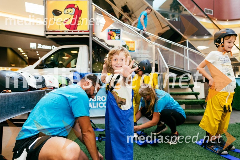 Smučarski skoki na MINI PLANICI v Citycentru Celje