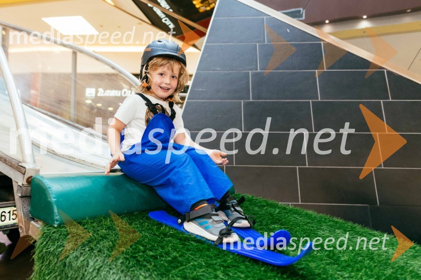 Smučarski skoki na MINI PLANICI v Citycentru Celje