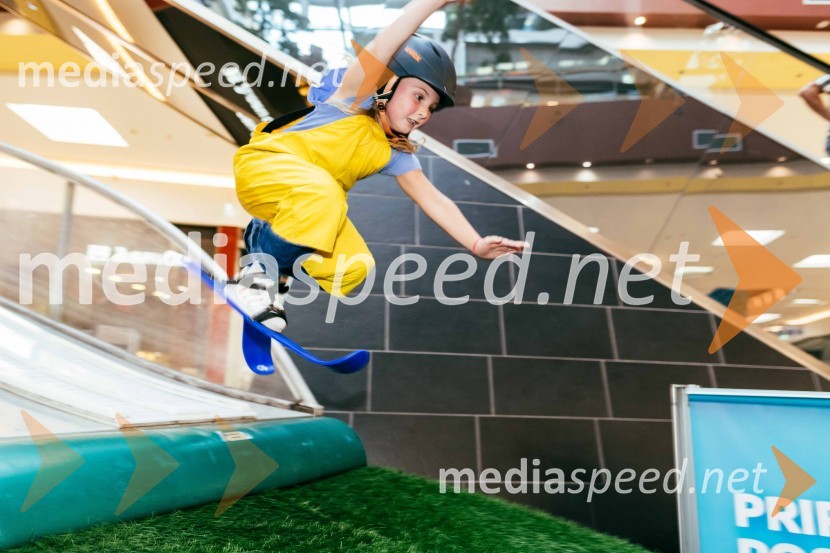 Smučarski skoki na MINI PLANICI v Citycentru Celje