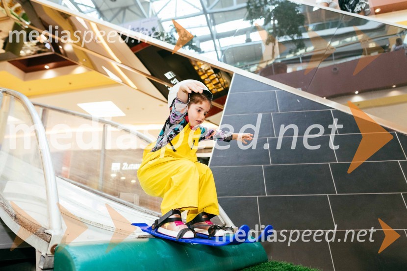 Smučarski skoki na MINI PLANICI v Citycentru Celje