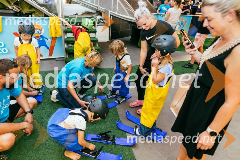 Smučarski skoki na MINI PLANICI v Citycentru Celje