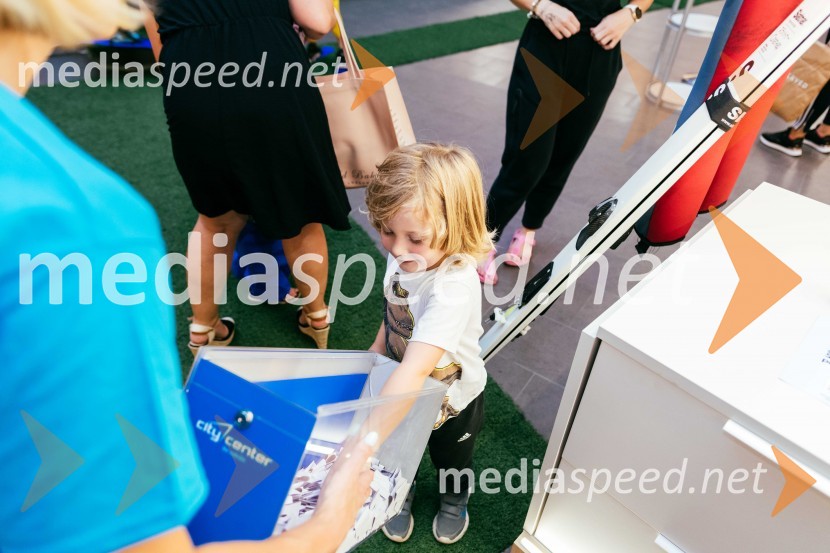 Smučarski skoki na MINI PLANICI v Citycentru Celje