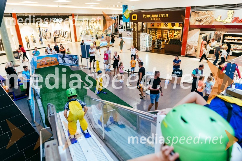 Smučarski skoki na MINI PLANICI v Citycentru Celje