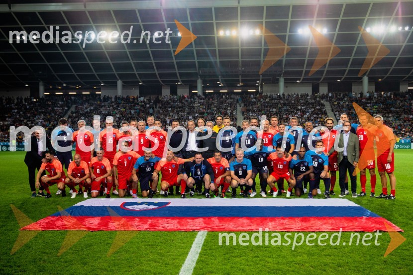 Dobrodelna tekma: Svetovne zvezde nogometa za žrtve poplav