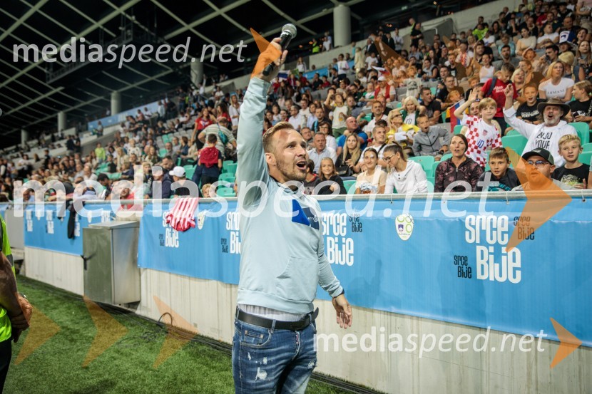 Dobrodelna tekma: Svetovne zvezde nogometa za žrtve poplav