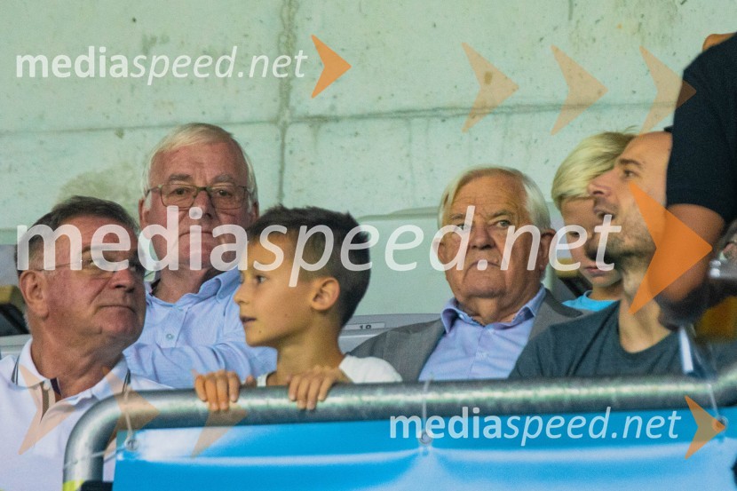  ... ;  ... ;  ... ;  Milan Kučan, nekdanji predsednik Republike SlovenijeDobrodelna tekma: Svetovne zvezde nogometa za žrtve poplav