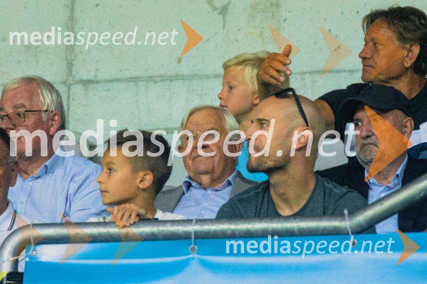  ... ;  ... ;  Milan Kučan, nekdanji predsednik Republike SlovenijeDobrodelna tekma: Svetovne zvezde nogometa za žrtve poplav