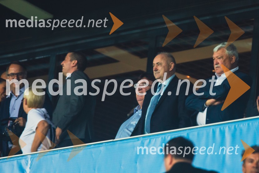 Dobrodelna tekma: Svetovne zvezde nogometa za žrtve poplav