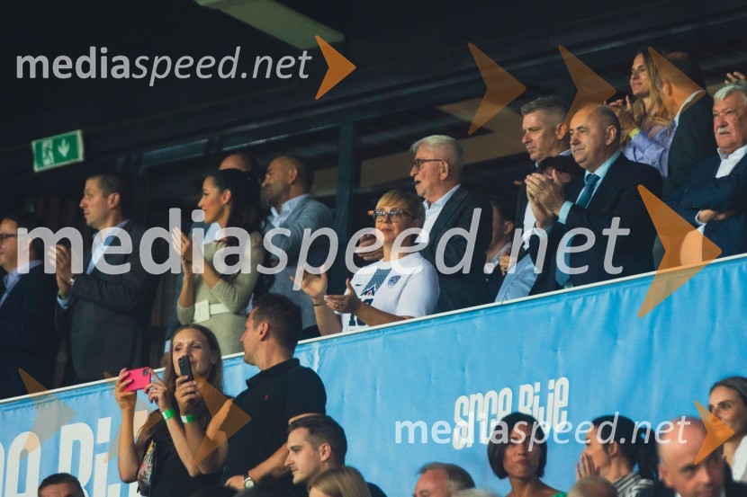 Dobrodelna tekma: Svetovne zvezde nogometa za žrtve poplav