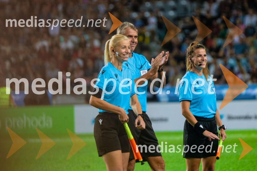 Dobrodelna tekma: Svetovne zvezde nogometa za žrtve poplav