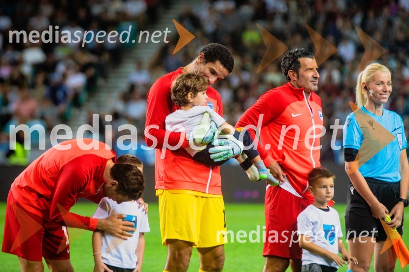 Dobrodelna tekma: Svetovne zvezde nogometa za žrtve poplav