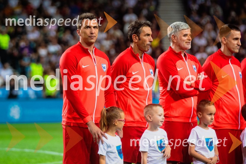 Dobrodelna tekma: Svetovne zvezde nogometa za žrtve poplav