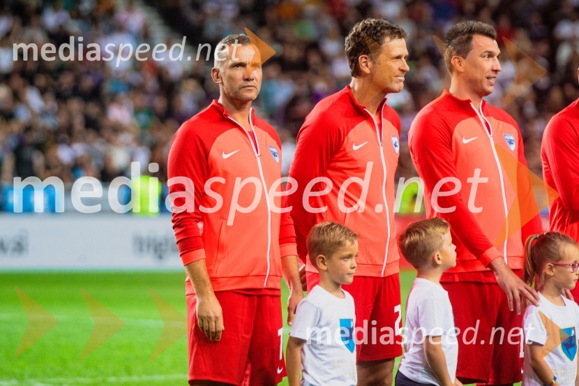 Dobrodelna tekma: Svetovne zvezde nogometa za žrtve poplav