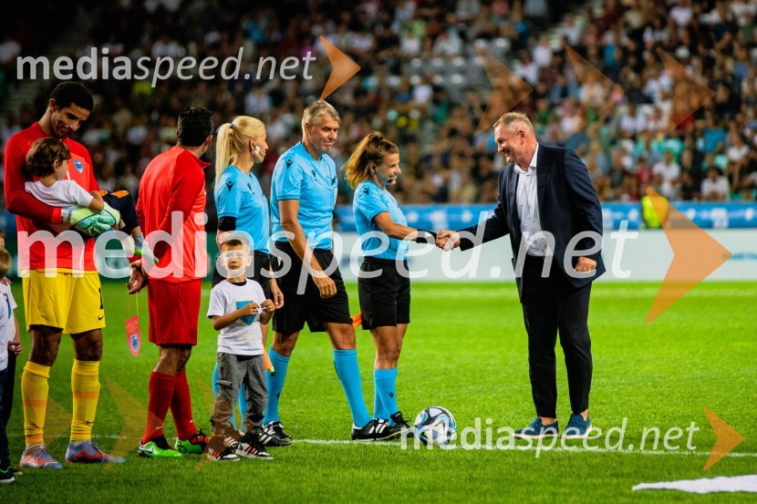 Dobrodelna tekma: Svetovne zvezde nogometa za žrtve poplav