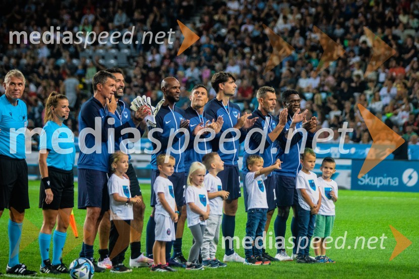 Dobrodelna tekma: Svetovne zvezde nogometa za žrtve poplav