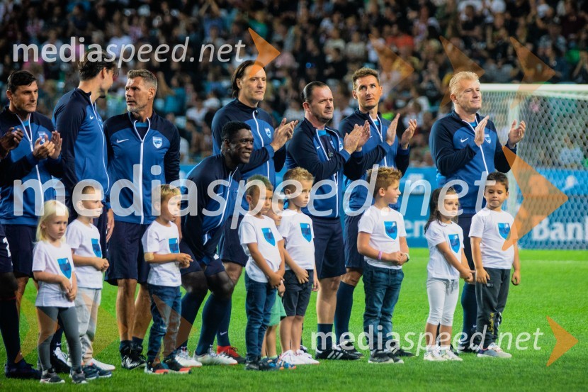 Dobrodelna tekma: Svetovne zvezde nogometa za žrtve poplav