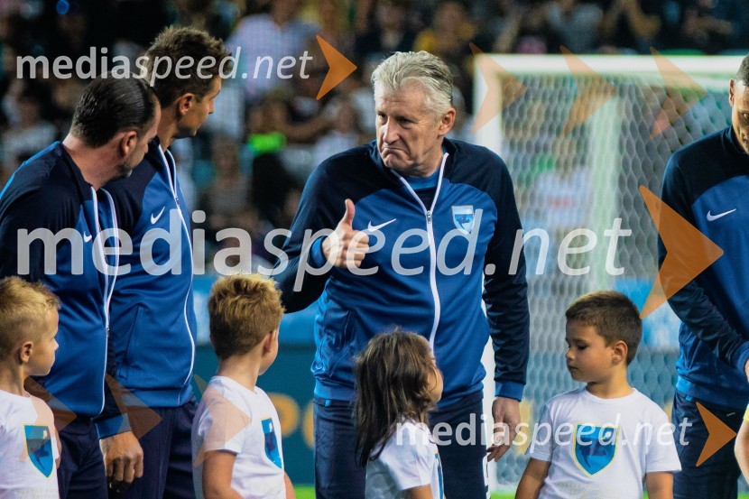 Dobrodelna tekma: Svetovne zvezde nogometa za žrtve poplav