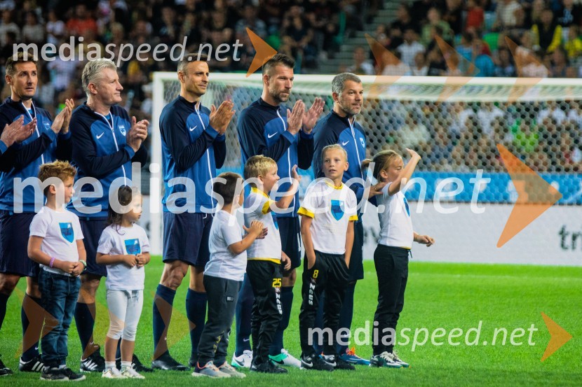 Dobrodelna tekma: Svetovne zvezde nogometa za žrtve poplav