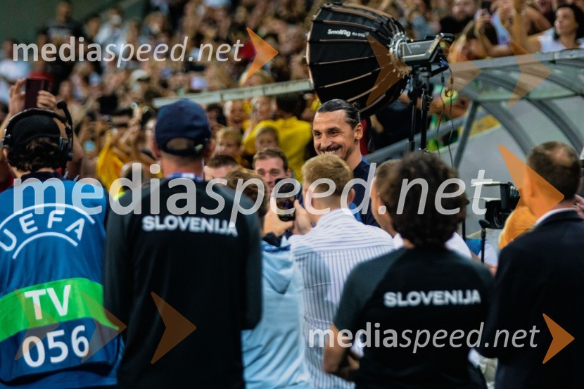 Dobrodelna tekma: Svetovne zvezde nogometa za žrtve poplav