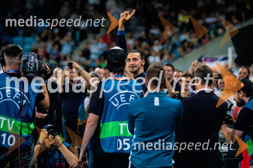 Dobrodelna tekma: Svetovne zvezde nogometa za žrtve poplav