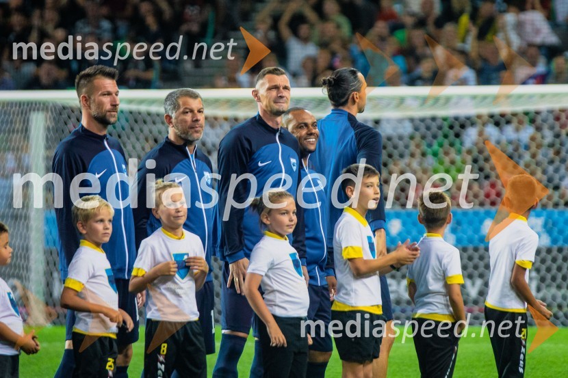 Dobrodelna tekma: Svetovne zvezde nogometa za žrtve poplav