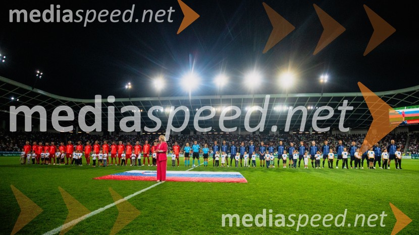 Dobrodelna tekma: Svetovne zvezde nogometa za žrtve poplav