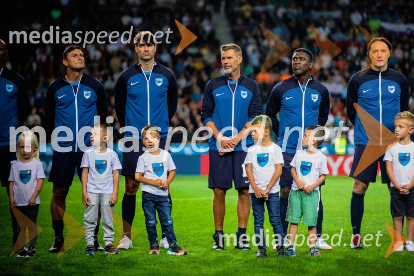 Dobrodelna tekma: Svetovne zvezde nogometa za žrtve poplav