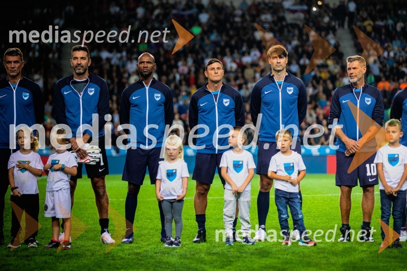 Dobrodelna tekma: Svetovne zvezde nogometa za žrtve poplav