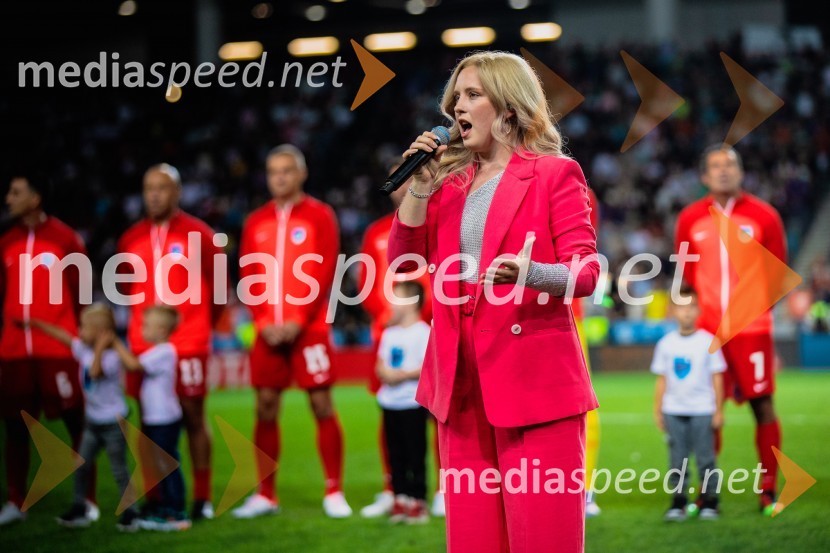 Dobrodelna tekma: Svetovne zvezde nogometa za žrtve poplav