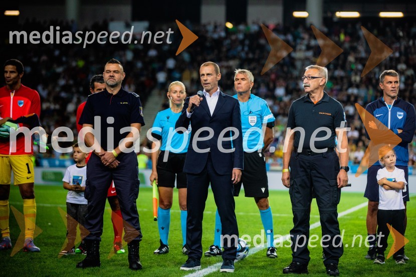 Dobrodelna tekma: Svetovne zvezde nogometa za žrtve poplav