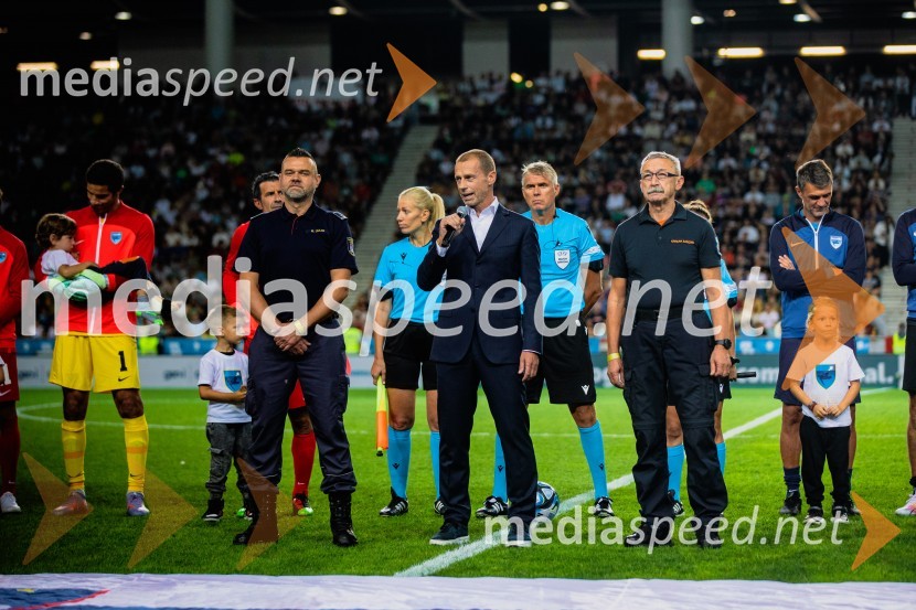 Dobrodelna tekma: Svetovne zvezde nogometa za žrtve poplav