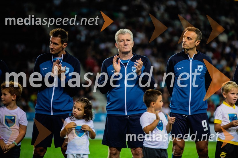 Dobrodelna tekma: Svetovne zvezde nogometa za žrtve poplav