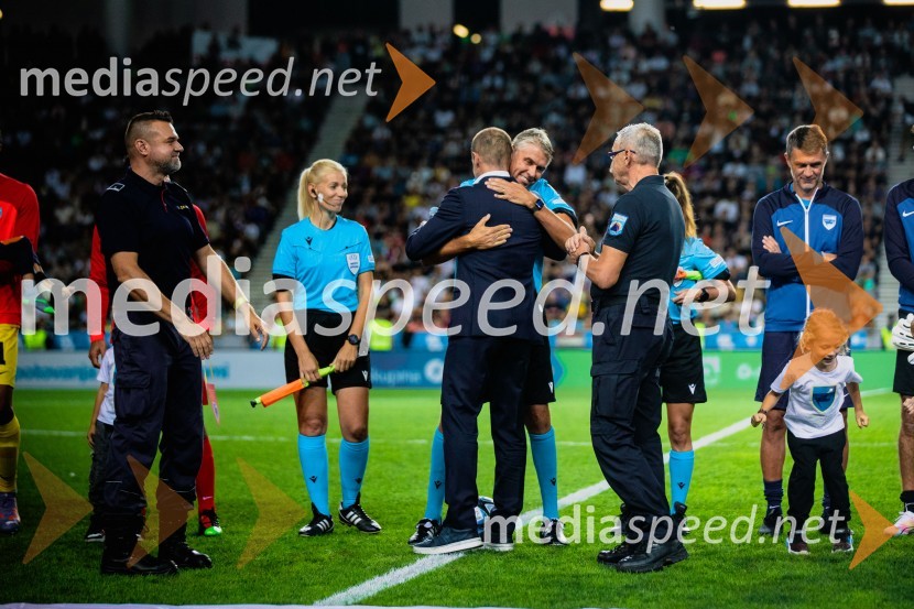 Dobrodelna tekma: Svetovne zvezde nogometa za žrtve poplav