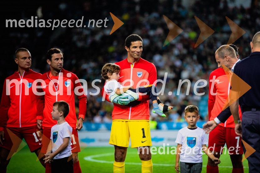 Dobrodelna tekma: Svetovne zvezde nogometa za žrtve poplav