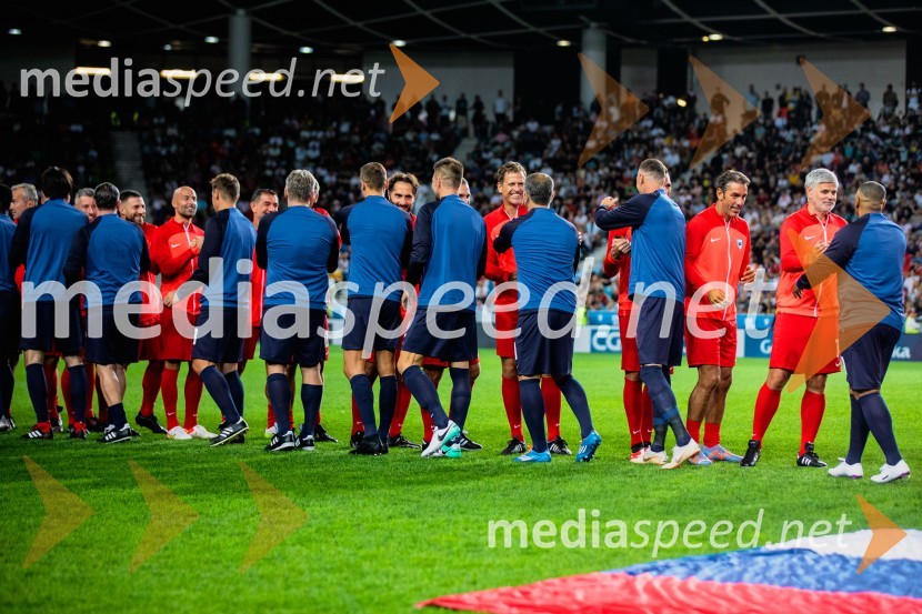 Dobrodelna tekma: Svetovne zvezde nogometa za žrtve poplav