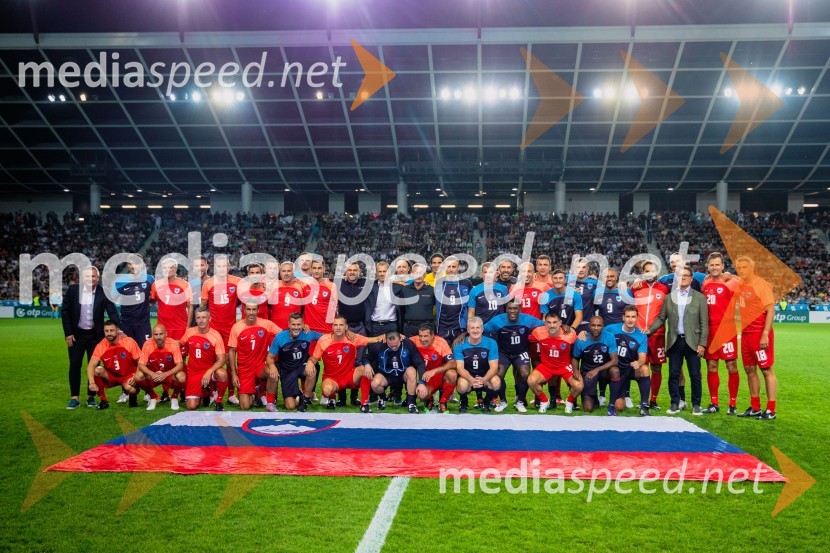 Dobrodelna tekma: Svetovne zvezde nogometa za žrtve poplav