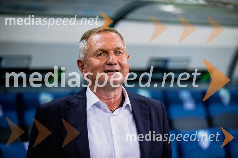 Dobrodelna tekma: Svetovne zvezde nogometa za žrtve poplav