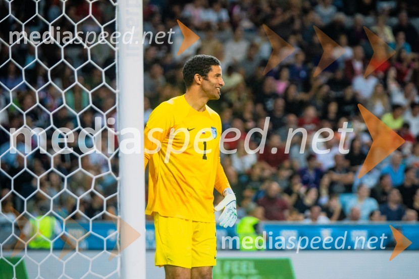 Dobrodelna tekma: Svetovne zvezde nogometa za žrtve poplav