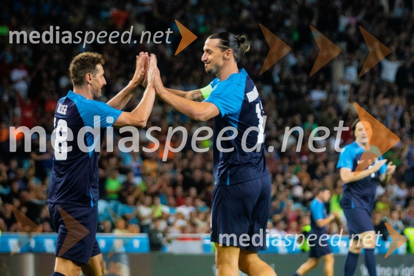 Dobrodelna tekma: Svetovne zvezde nogometa za žrtve poplav