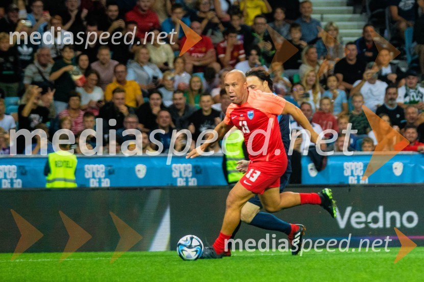 Dobrodelna tekma: Svetovne zvezde nogometa za žrtve poplav