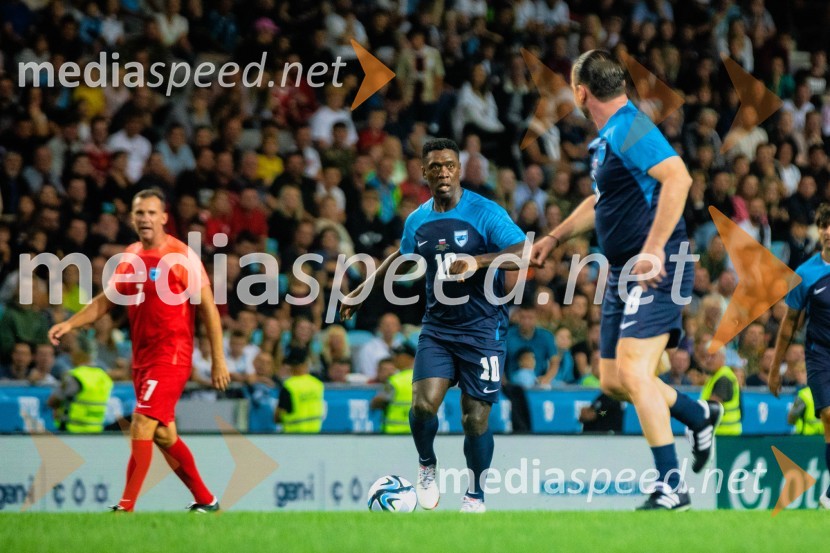 Dobrodelna tekma: Svetovne zvezde nogometa za žrtve poplav