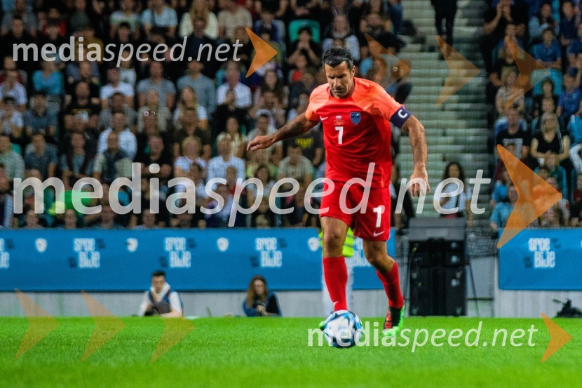 Dobrodelna tekma: Svetovne zvezde nogometa za žrtve poplav