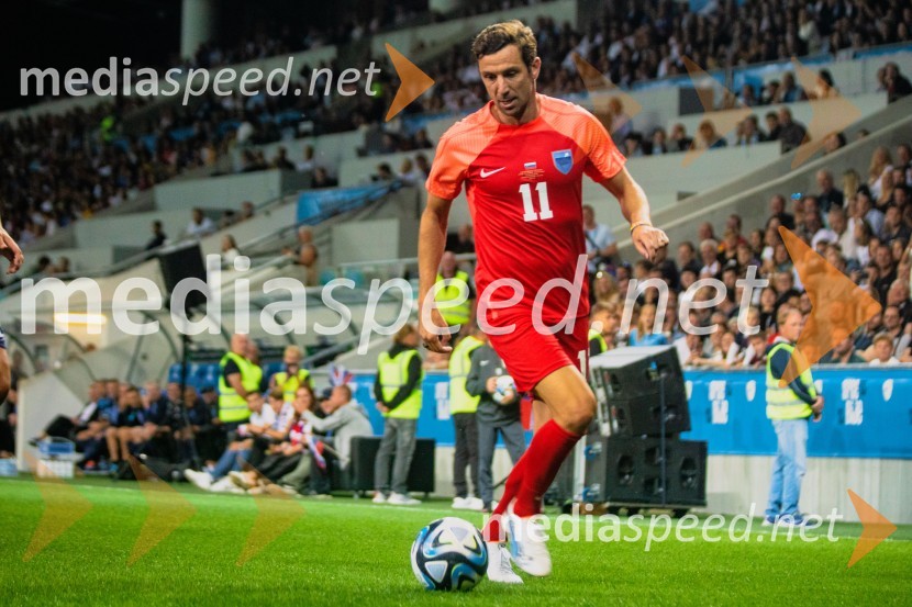 Dobrodelna tekma: Svetovne zvezde nogometa za žrtve poplav