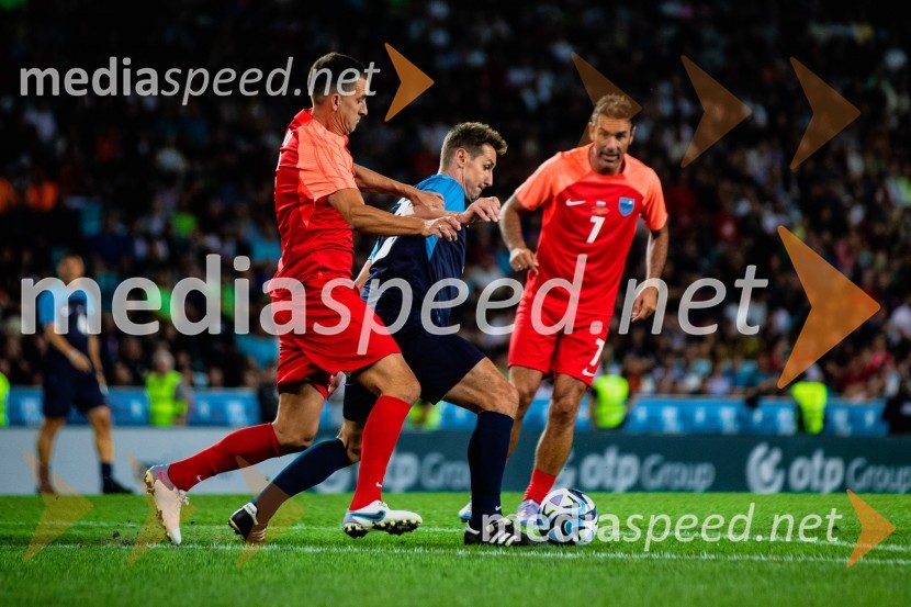 Dobrodelna tekma: Svetovne zvezde nogometa za žrtve poplav