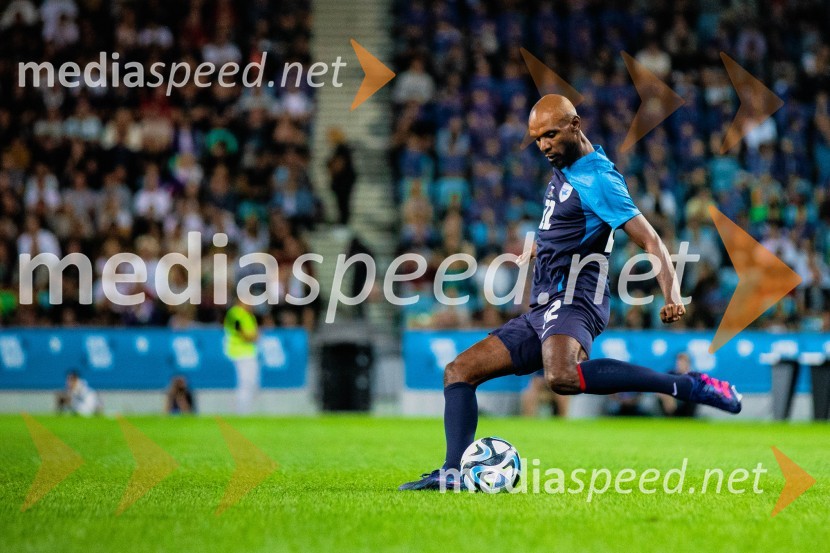 Dobrodelna tekma: Svetovne zvezde nogometa za žrtve poplav