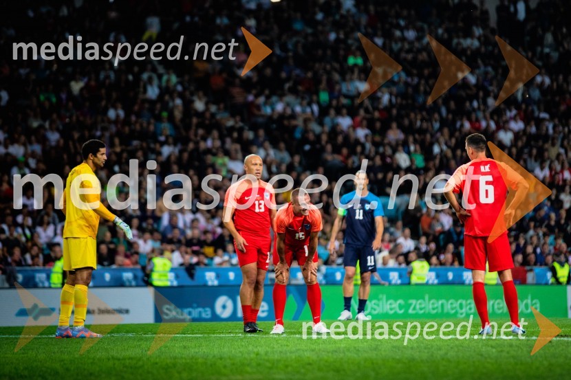 Dobrodelna tekma: Svetovne zvezde nogometa za žrtve poplav